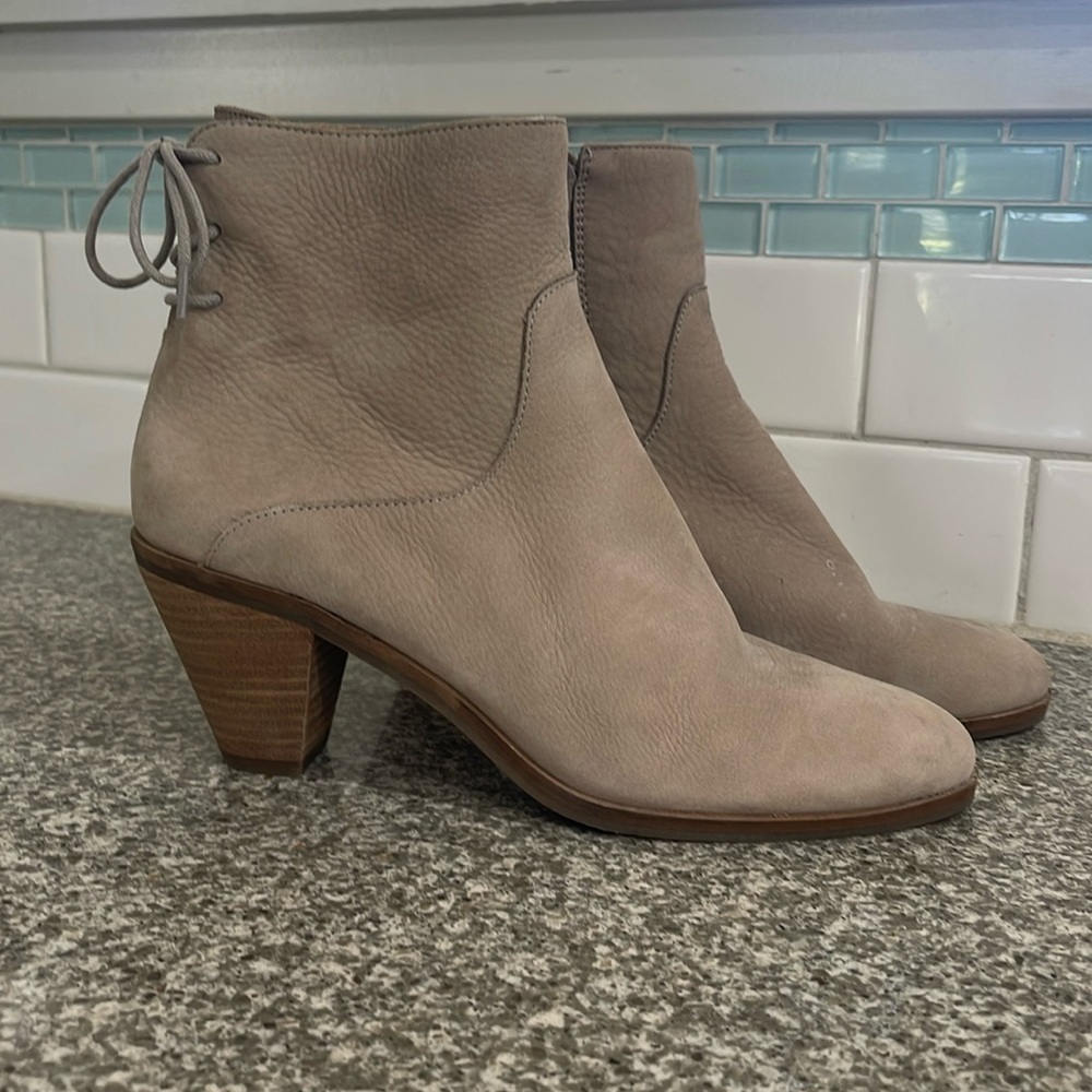 Lucky Brand Taupe leather booties size 9